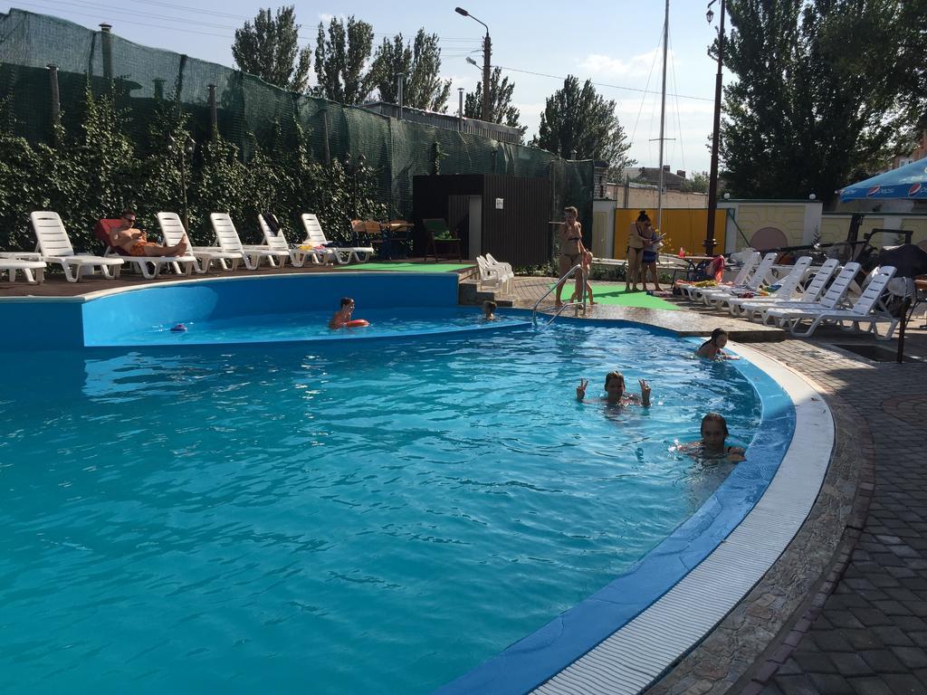 Отель Karavella Николаев Экстерьер фото